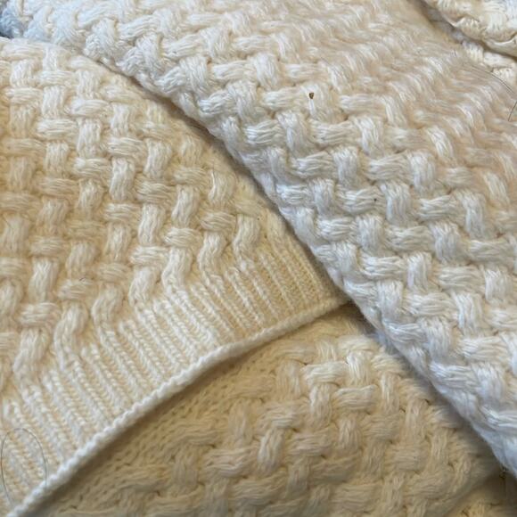 The White Company Throw Lambswool Manon Ivory - Picture 2 of 5